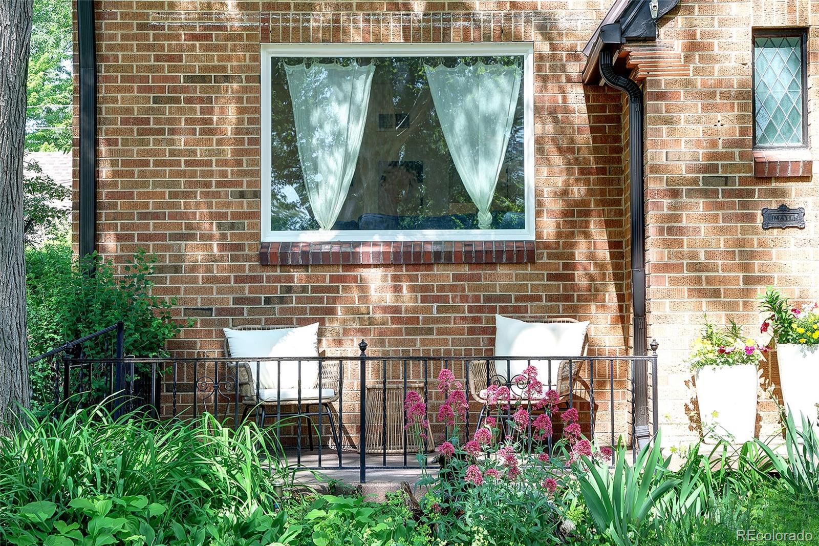 MLS Image #2 for 1661  oneida street,denver, Colorado