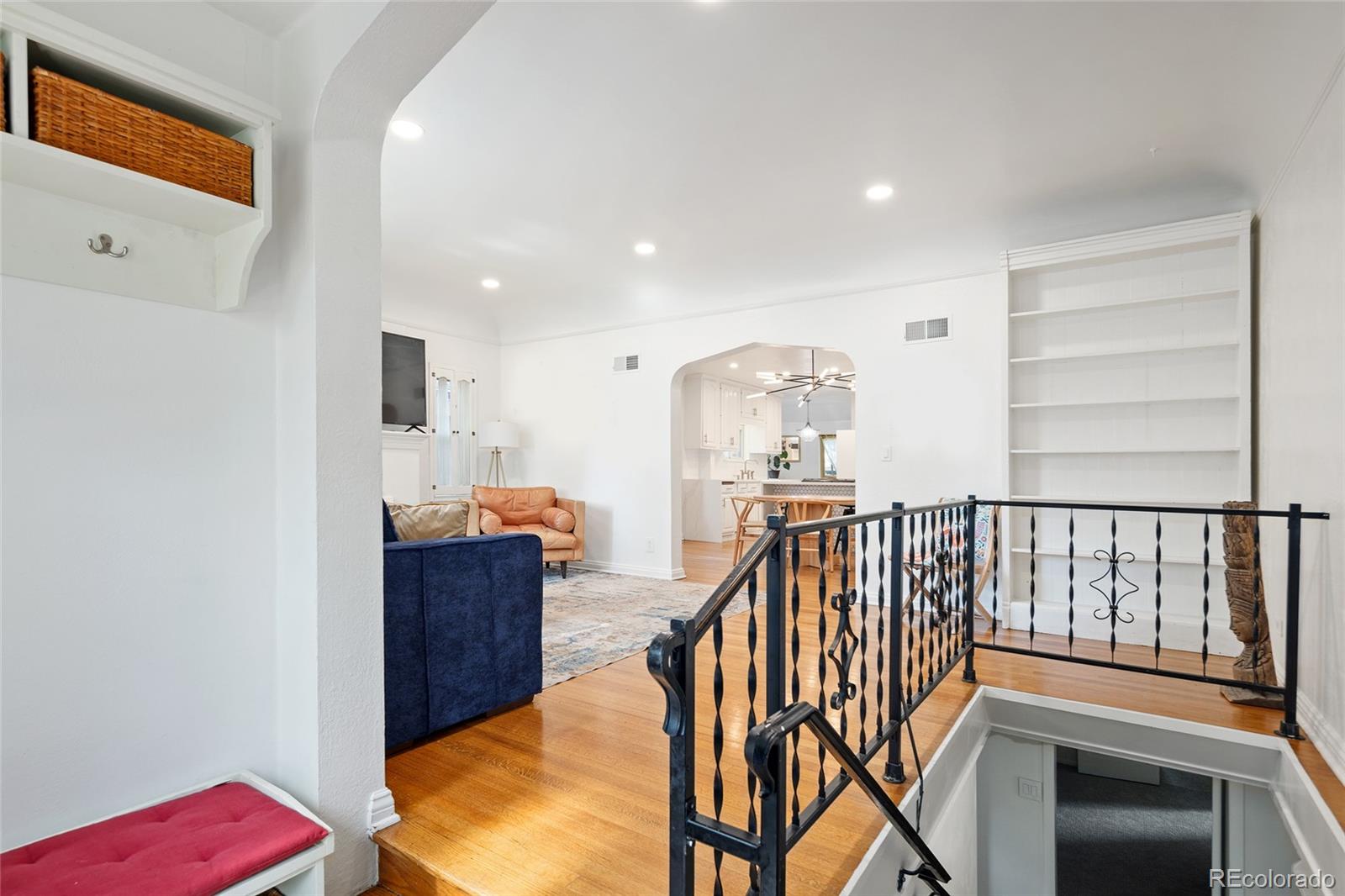 MLS Image #5 for 1661  oneida street,denver, Colorado