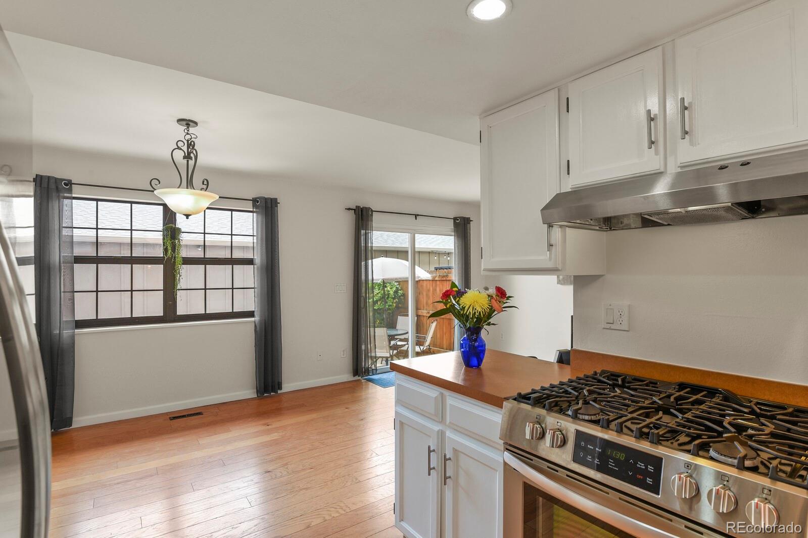 MLS Image #13 for 10310 e jewell avenue,aurora, Colorado