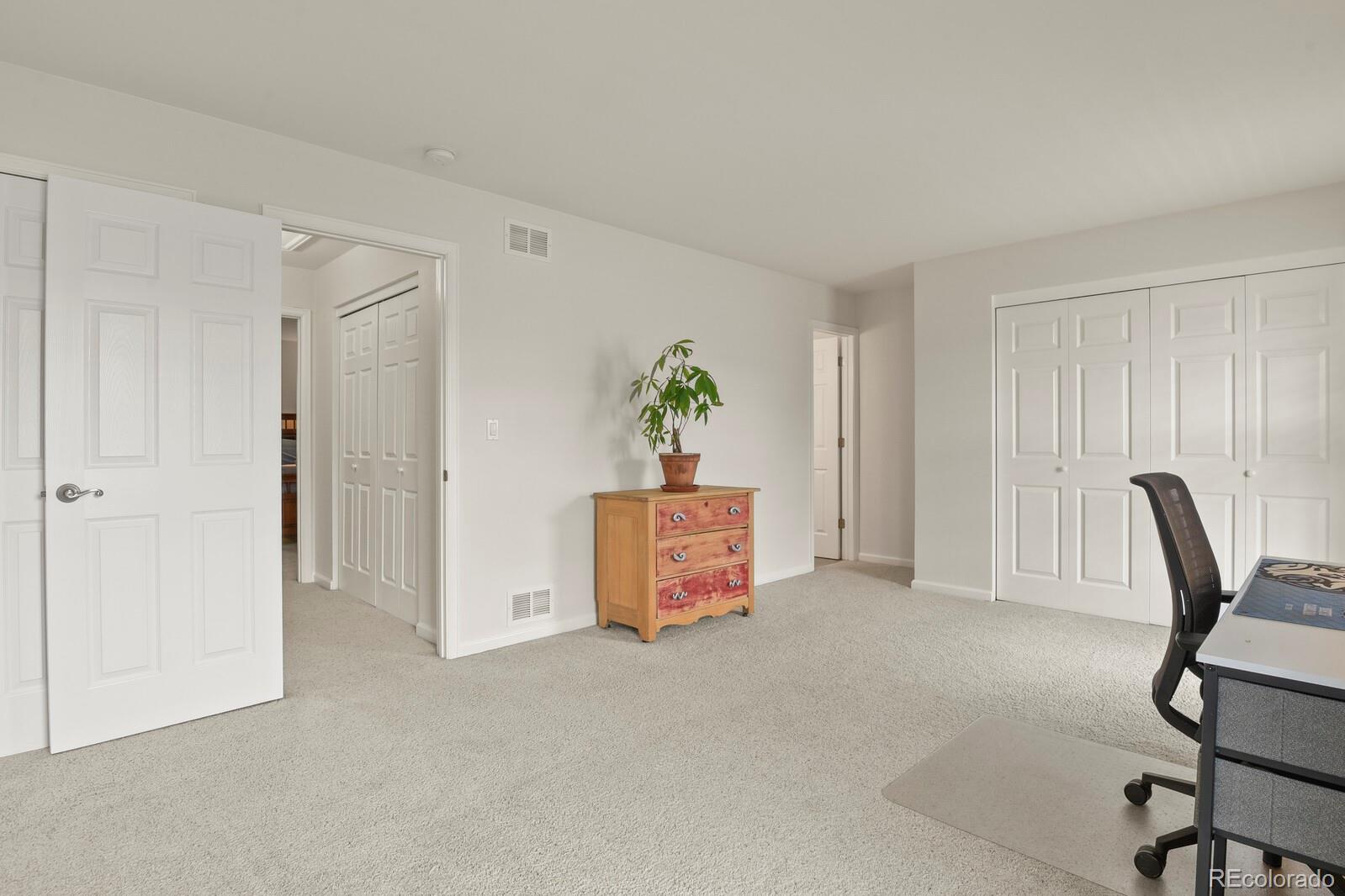 MLS Image #20 for 10310 e jewell avenue,aurora, Colorado