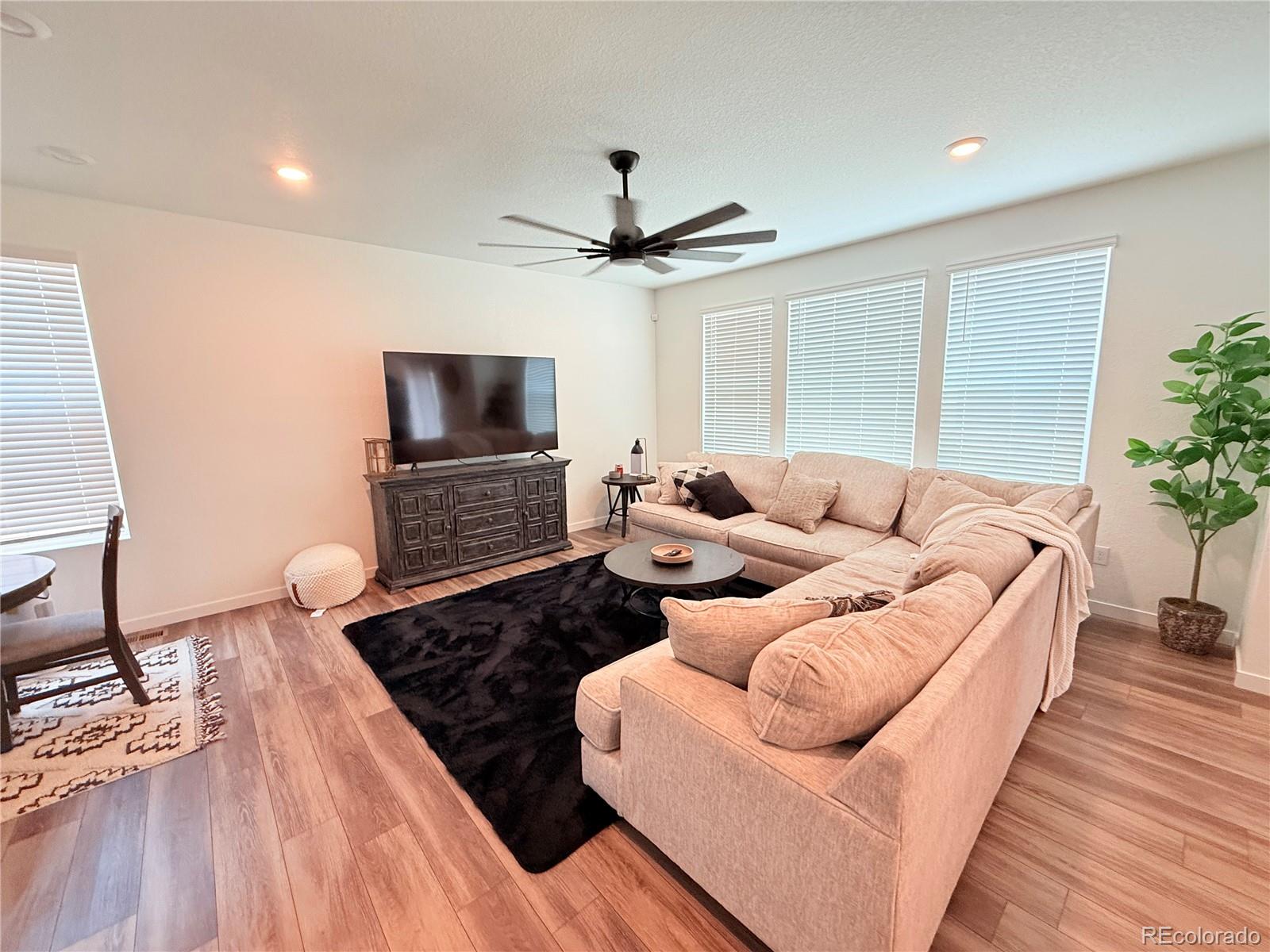 MLS Image #3 for 689  harvard street,johnstown, Colorado