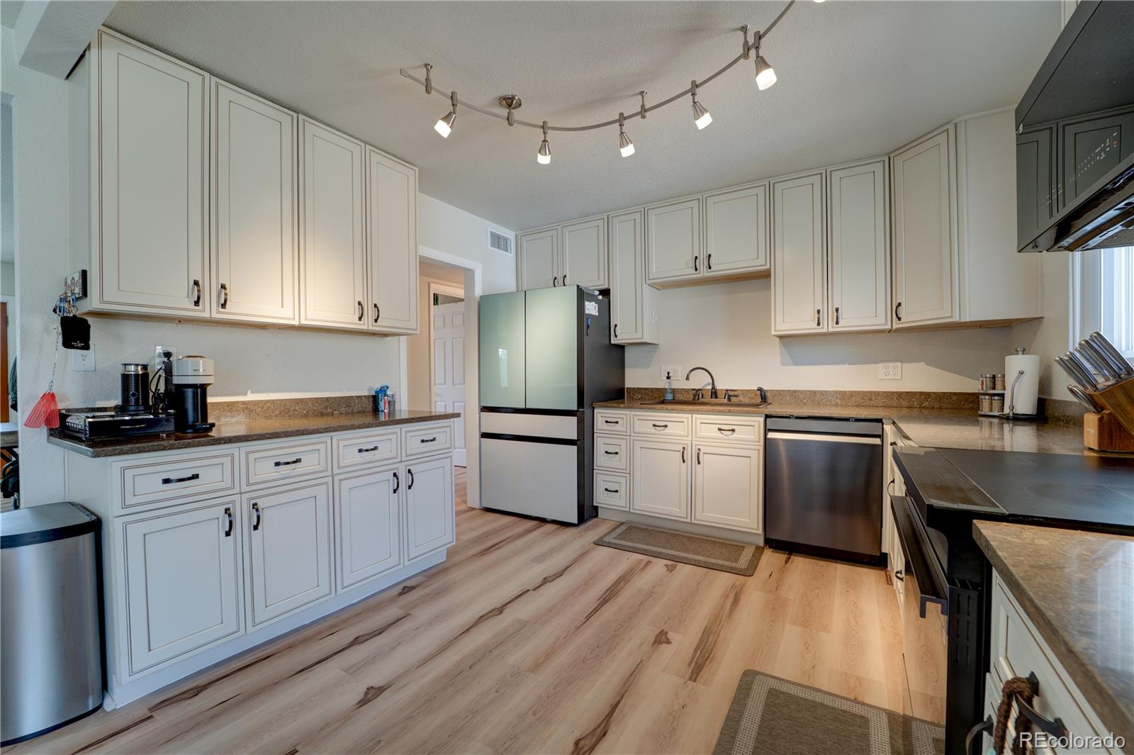 MLS Image #6 for 701  tucson ,aurora, Colorado