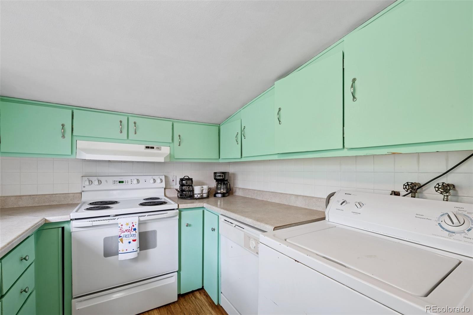 MLS Image #11 for 860  prospect place,manitou springs, Colorado
