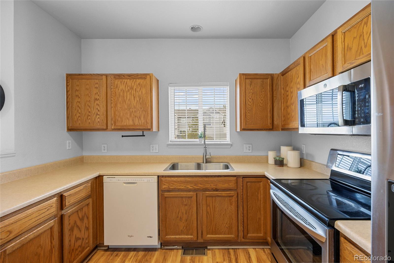 MLS Image #11 for 19216 e idaho place,aurora, Colorado