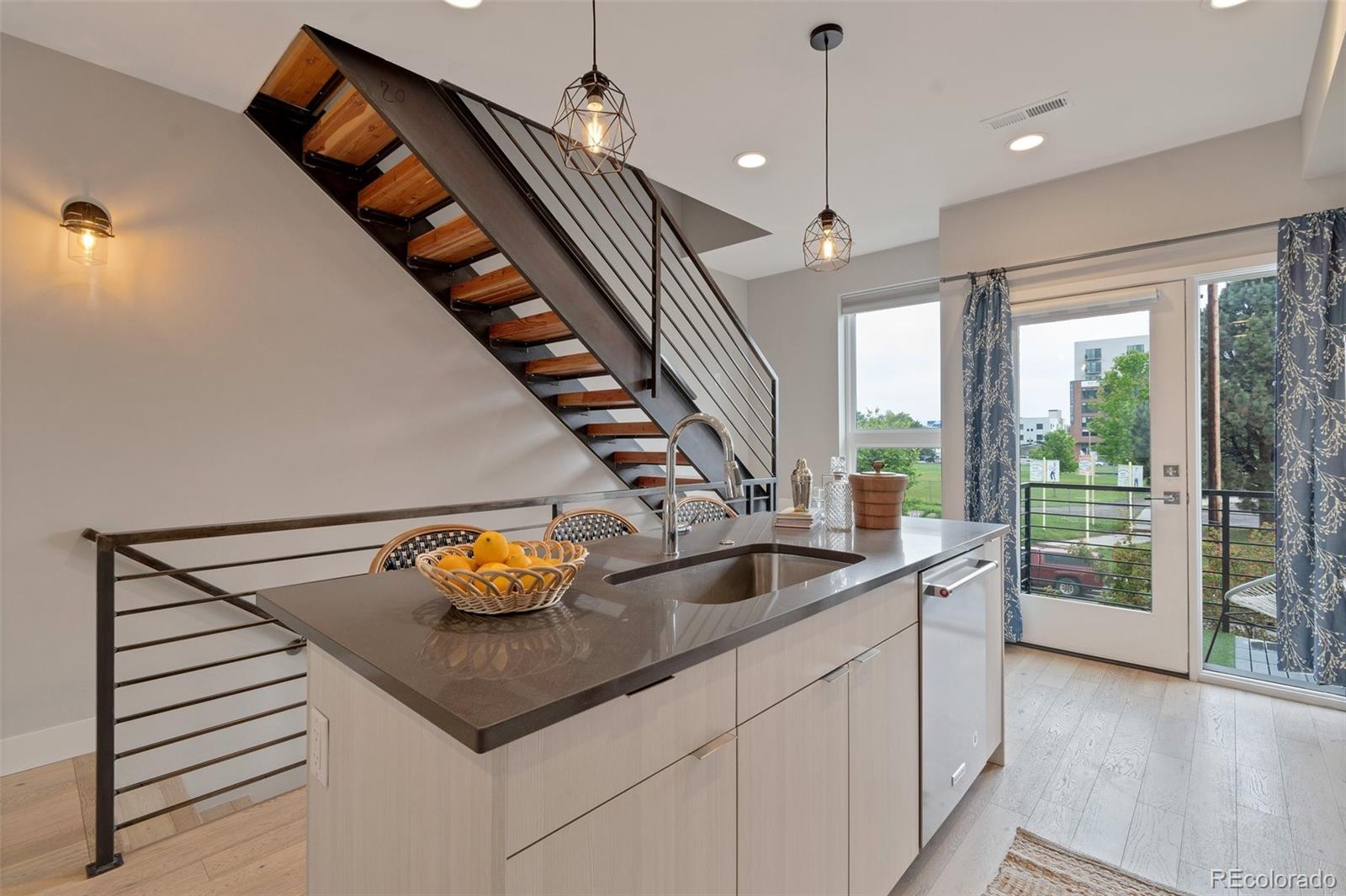 MLS Image #9 for 1534  irving street,denver, Colorado