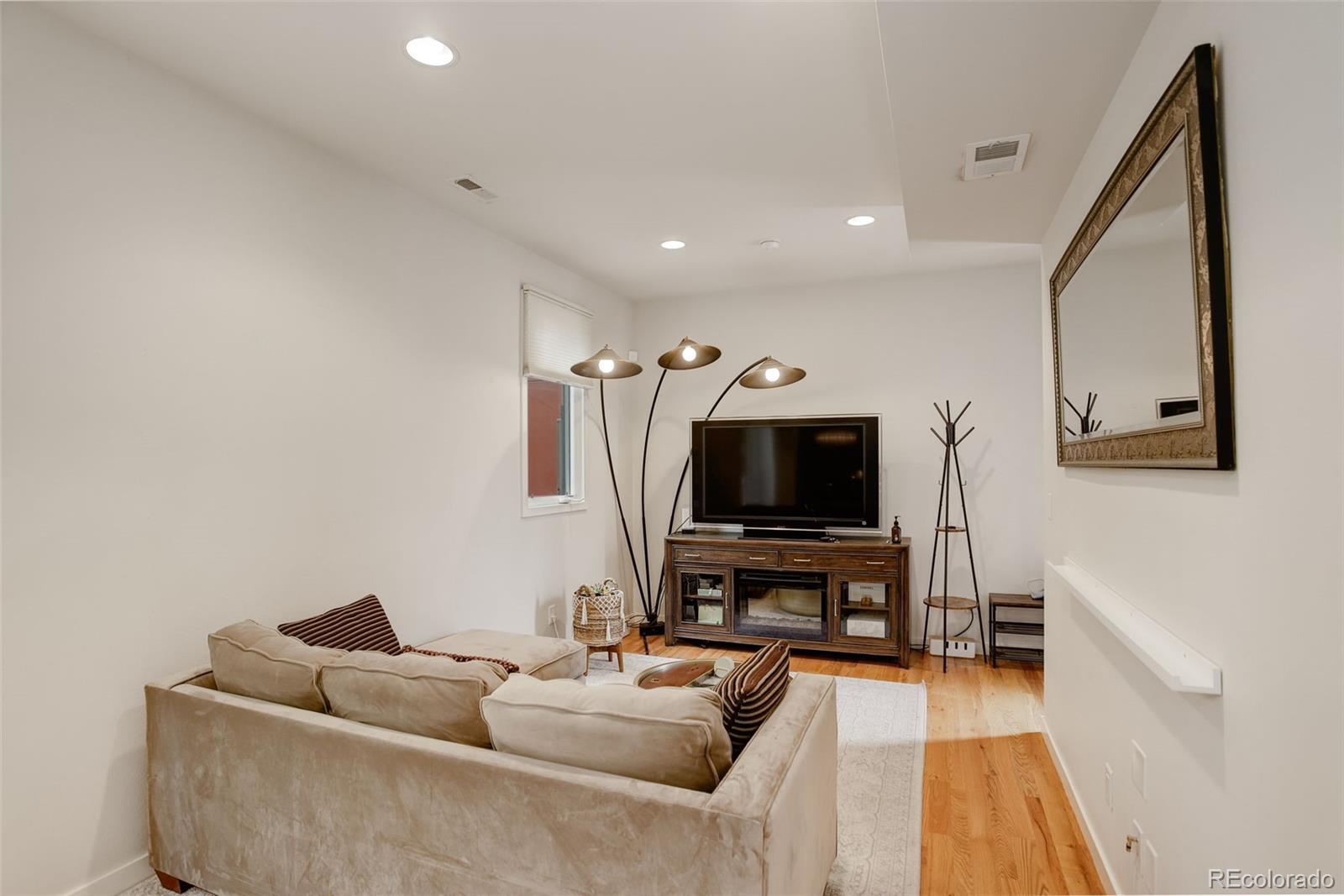 MLS Image #13 for 2138 n glenarm place,denver, Colorado