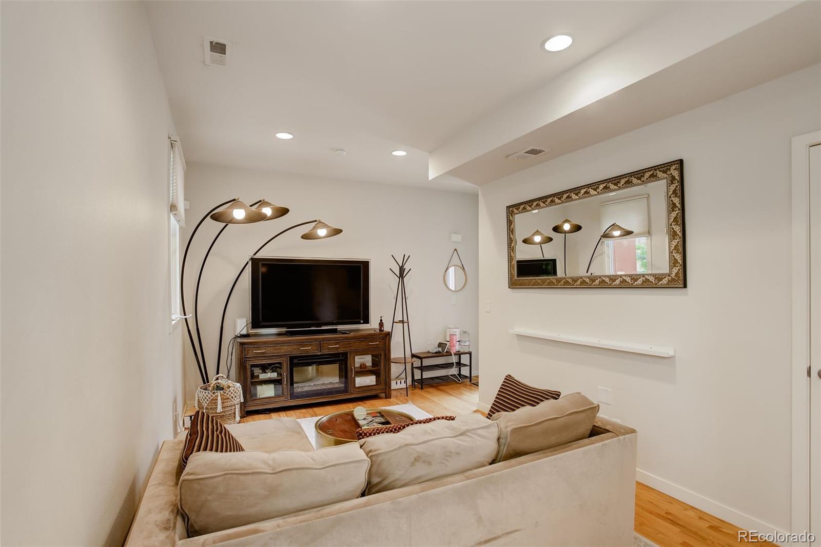 MLS Image #14 for 2138 n glenarm place,denver, Colorado
