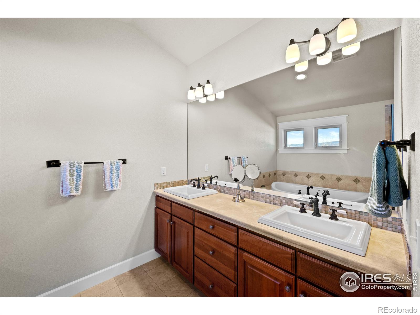 MLS Image #25 for 2005  calico court,longmont, Colorado
