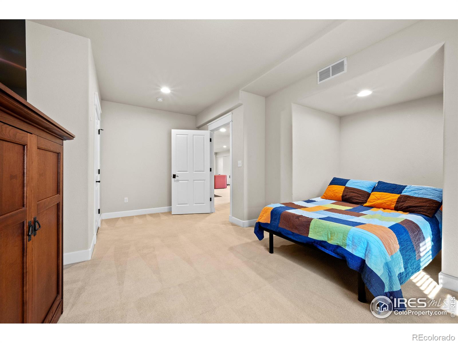 MLS Image #32 for 2005  calico court,longmont, Colorado
