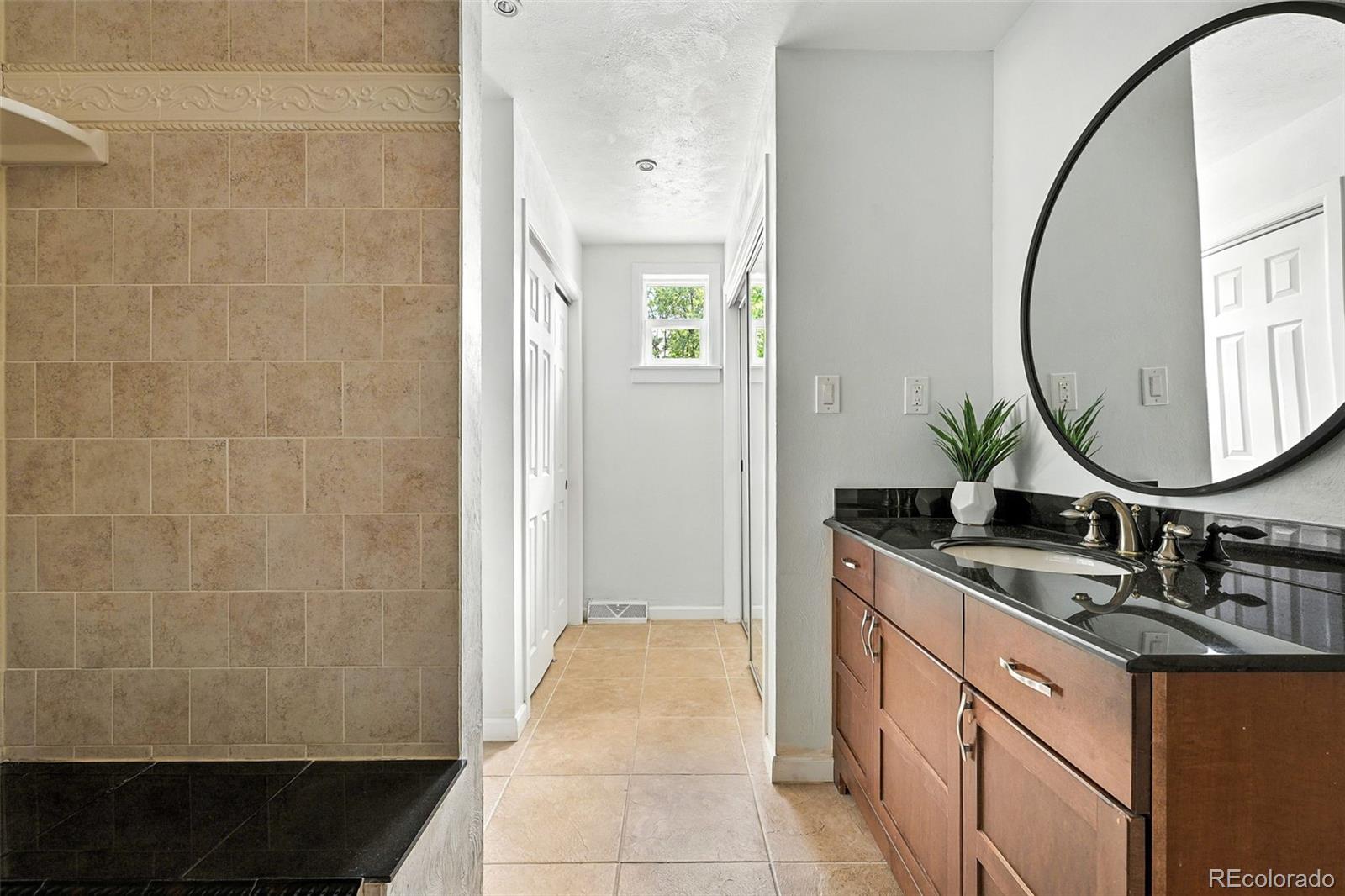 MLS Image #20 for 3608 s newport way,denver, Colorado