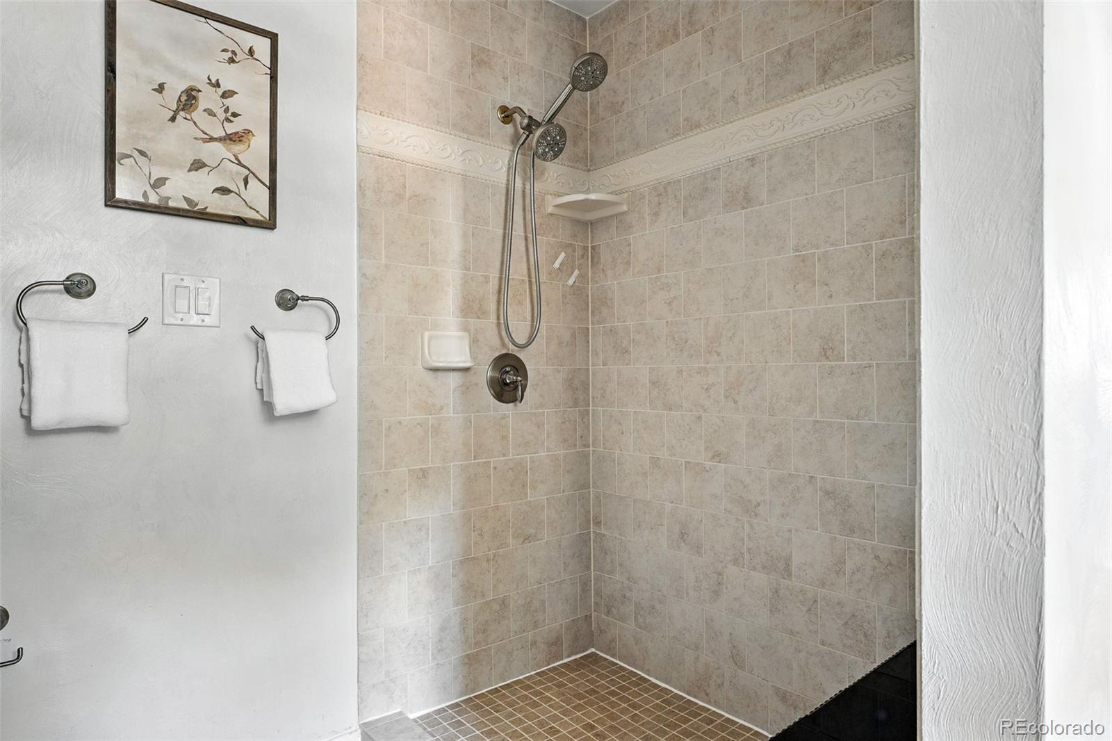 MLS Image #21 for 3608 s newport way,denver, Colorado