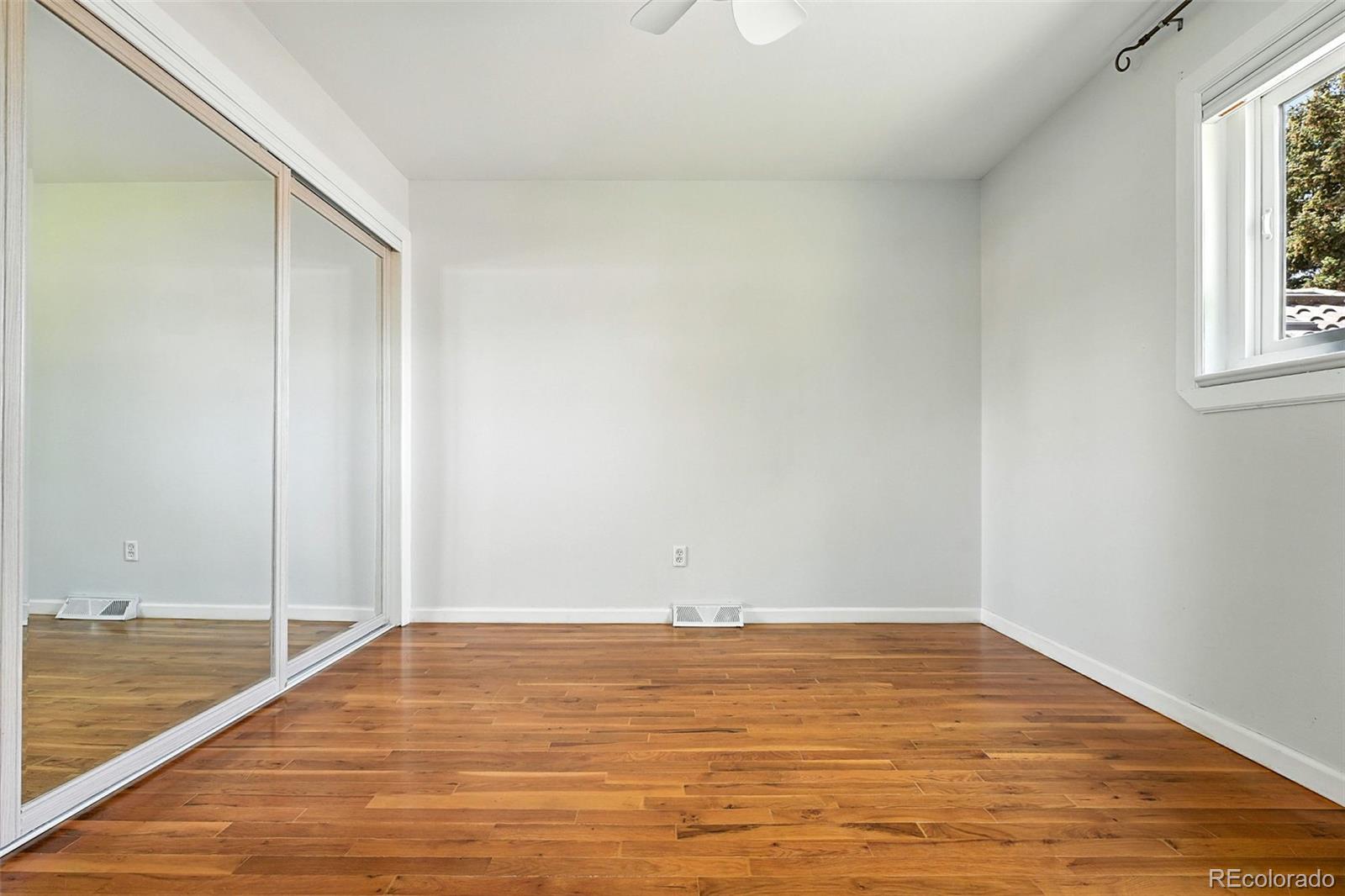 MLS Image #23 for 3608 s newport way,denver, Colorado