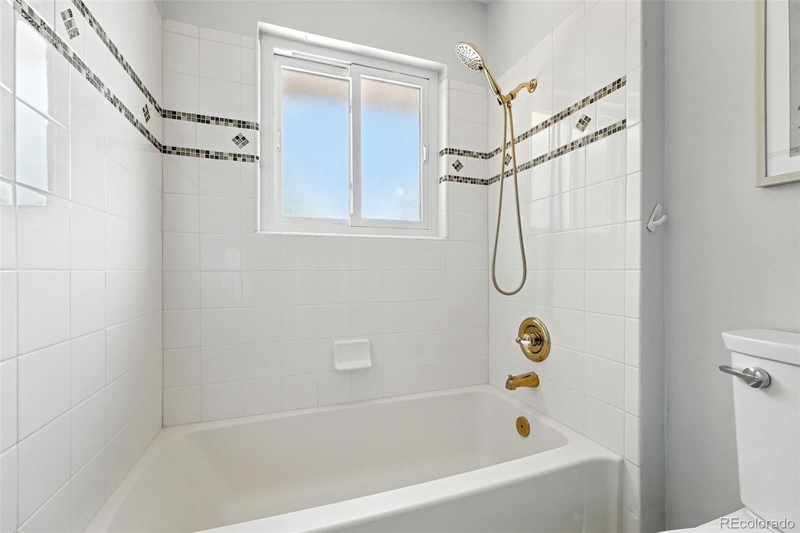 MLS Image #25 for 3608 s newport way,denver, Colorado