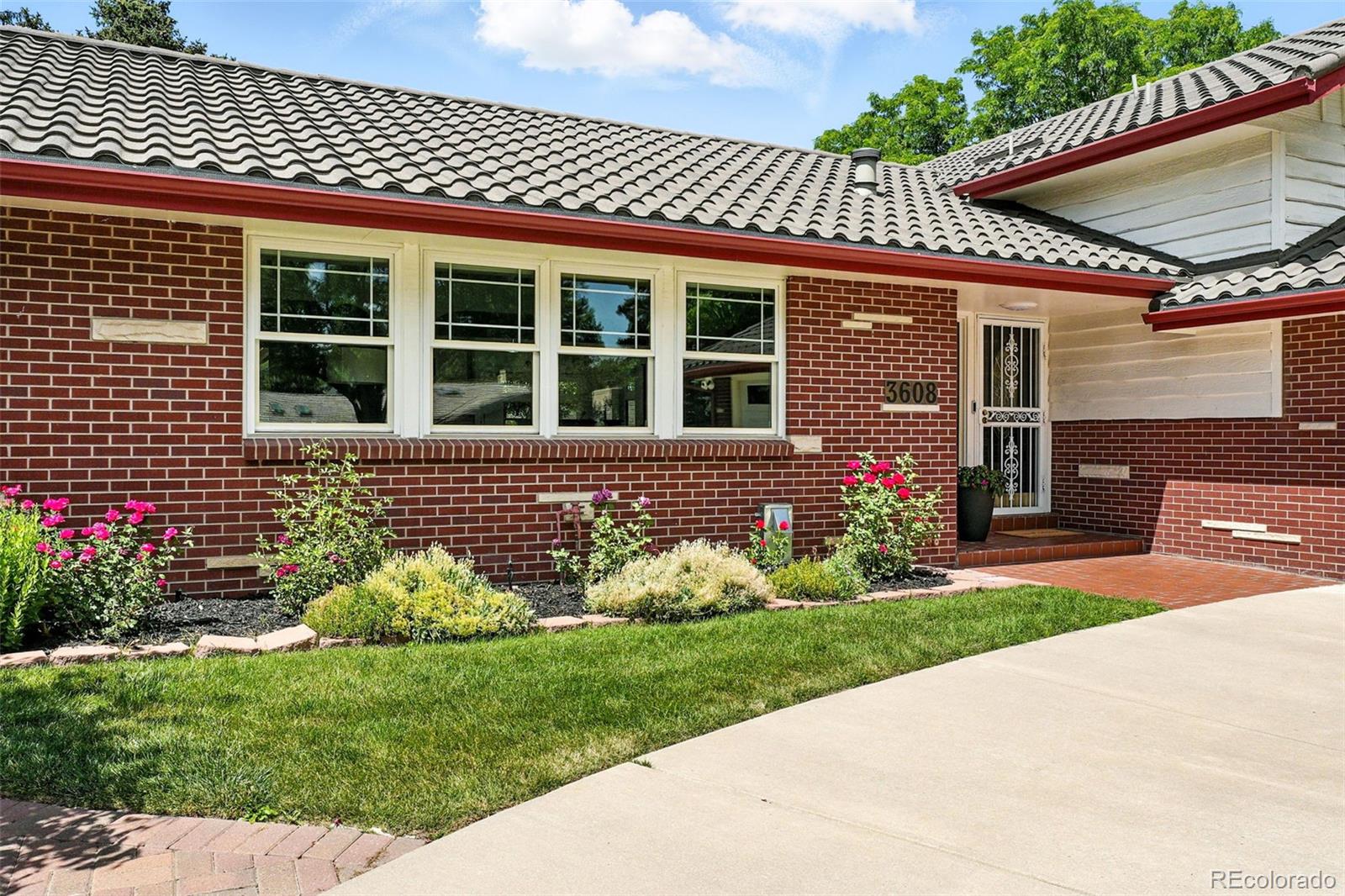 MLS Image #41 for 3608 s newport way,denver, Colorado