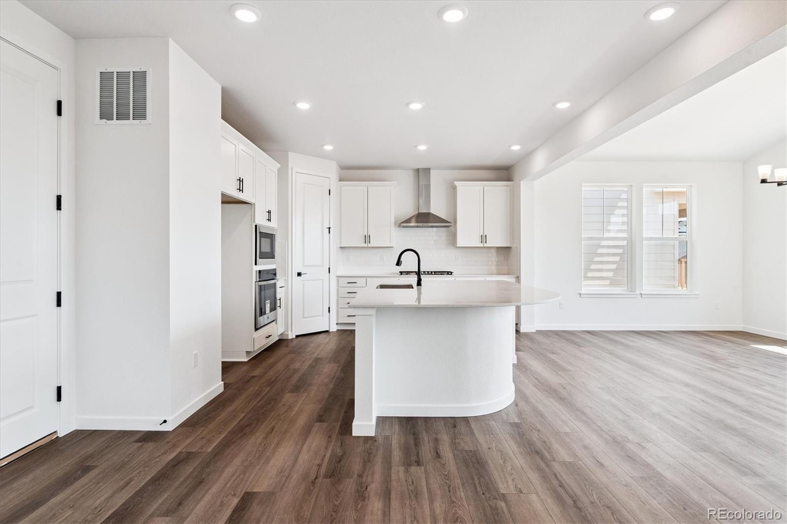 MLS Image #10 for 24990 e 42nd avenue,aurora, Colorado