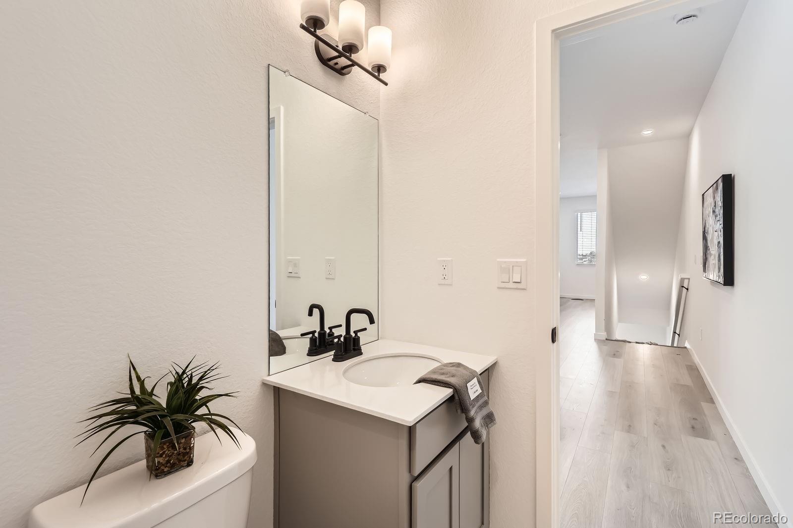 MLS Image #11 for 374 n geneva street,aurora, Colorado
