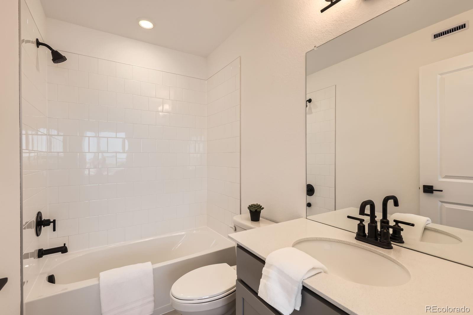 MLS Image #19 for 374 n geneva street,aurora, Colorado