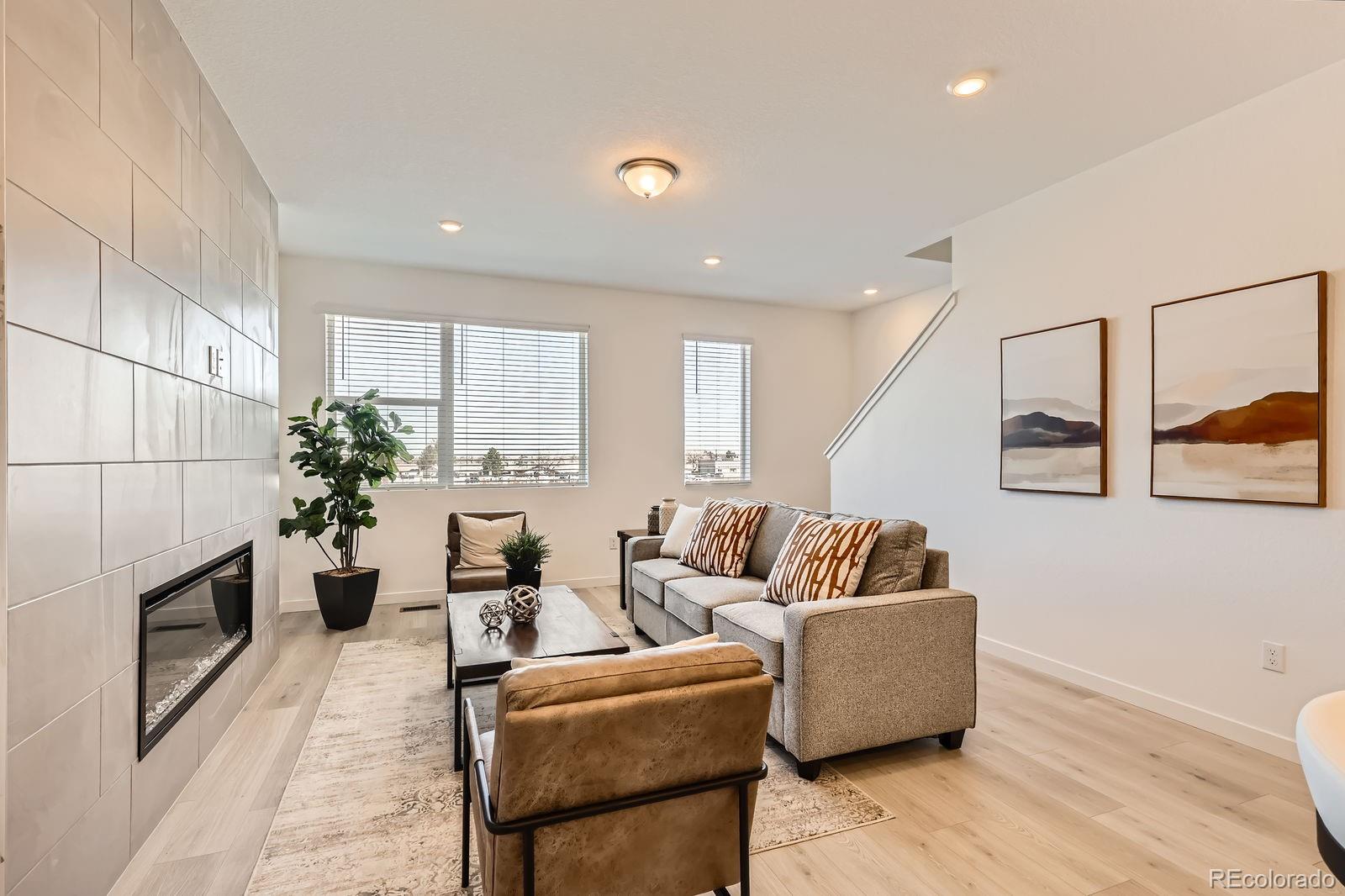 MLS Image #4 for 374 n geneva street,aurora, Colorado