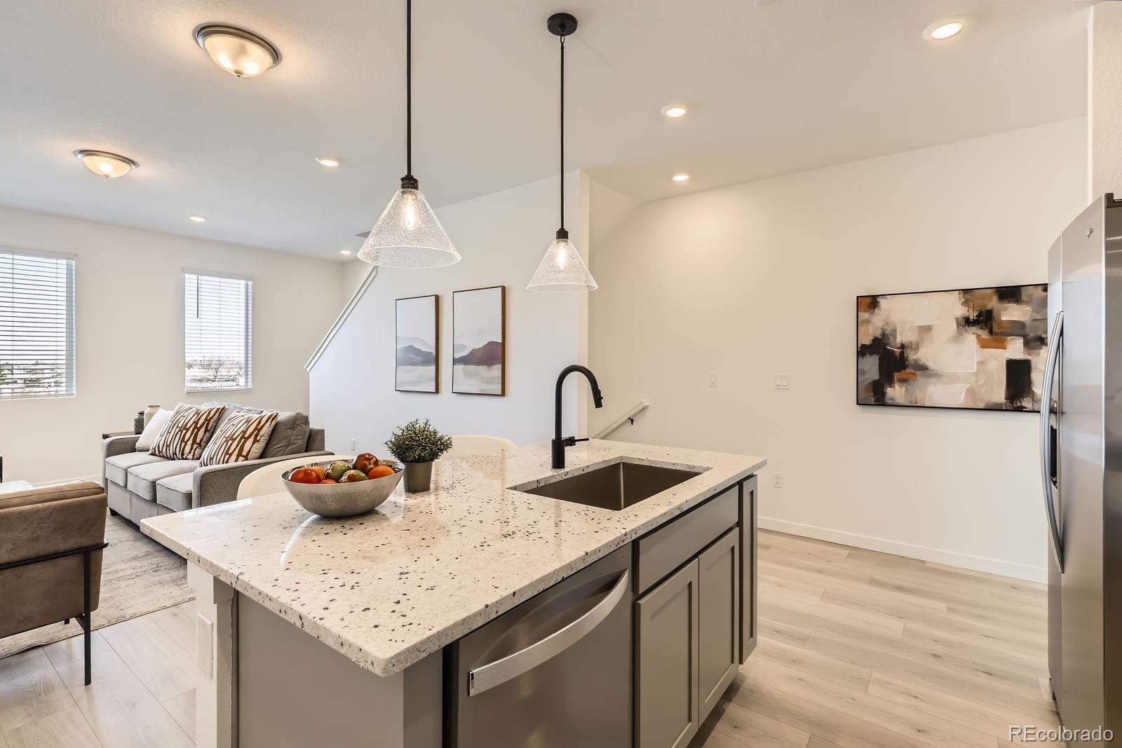 MLS Image #7 for 374 n geneva street,aurora, Colorado