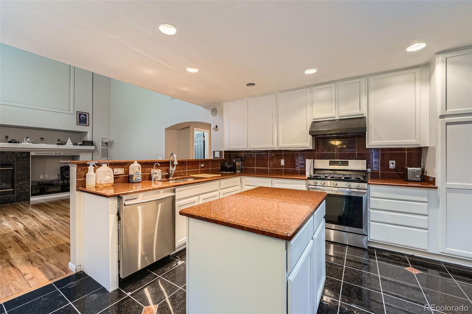 MLS Image #7 for 6526 s killarney court,aurora, Colorado