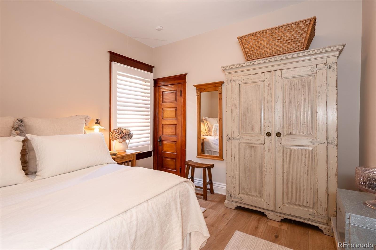 MLS Image #15 for 669 s washington street,denver, Colorado