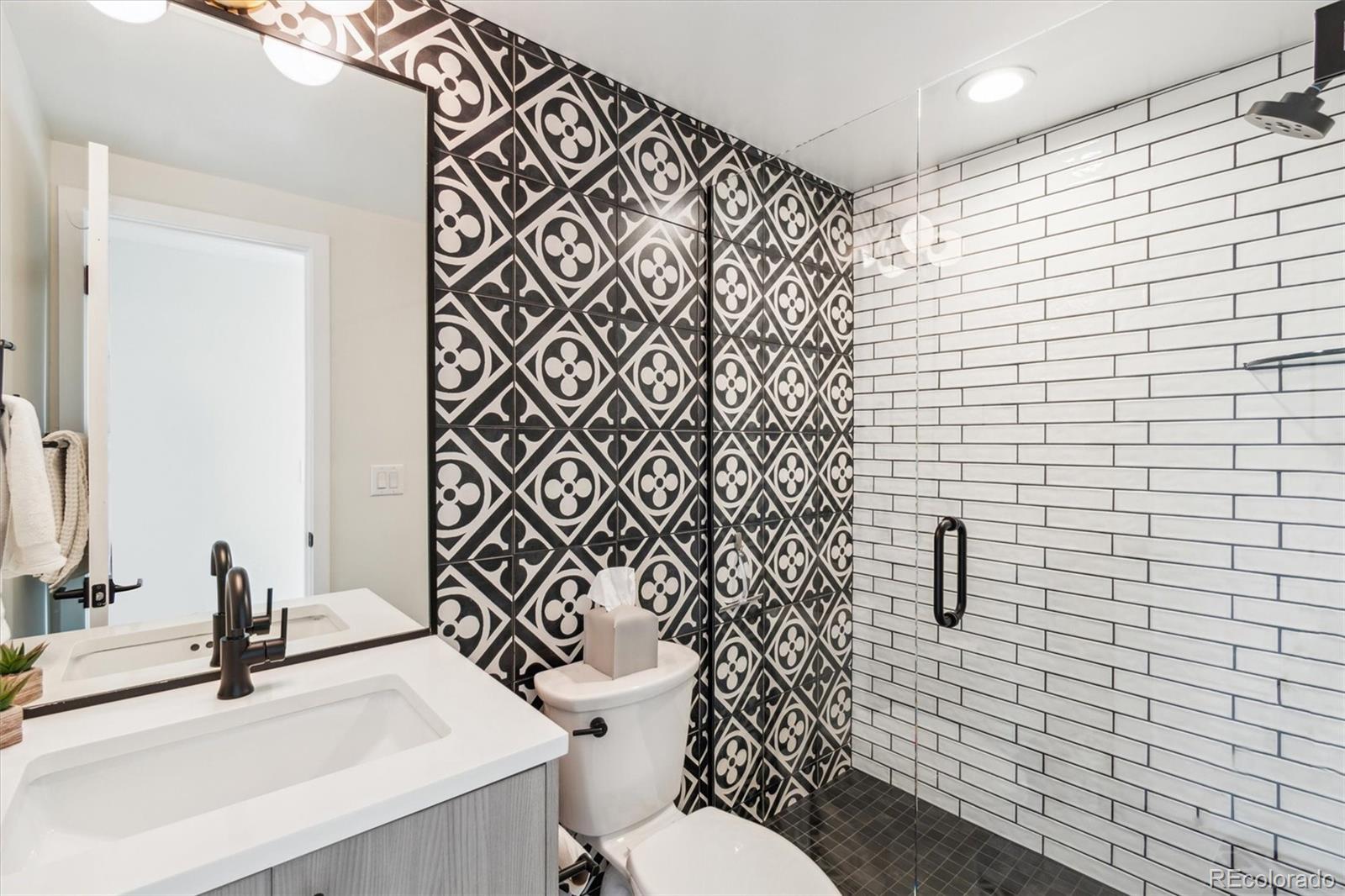 MLS Image #27 for 2244 s lincoln street,denver, Colorado