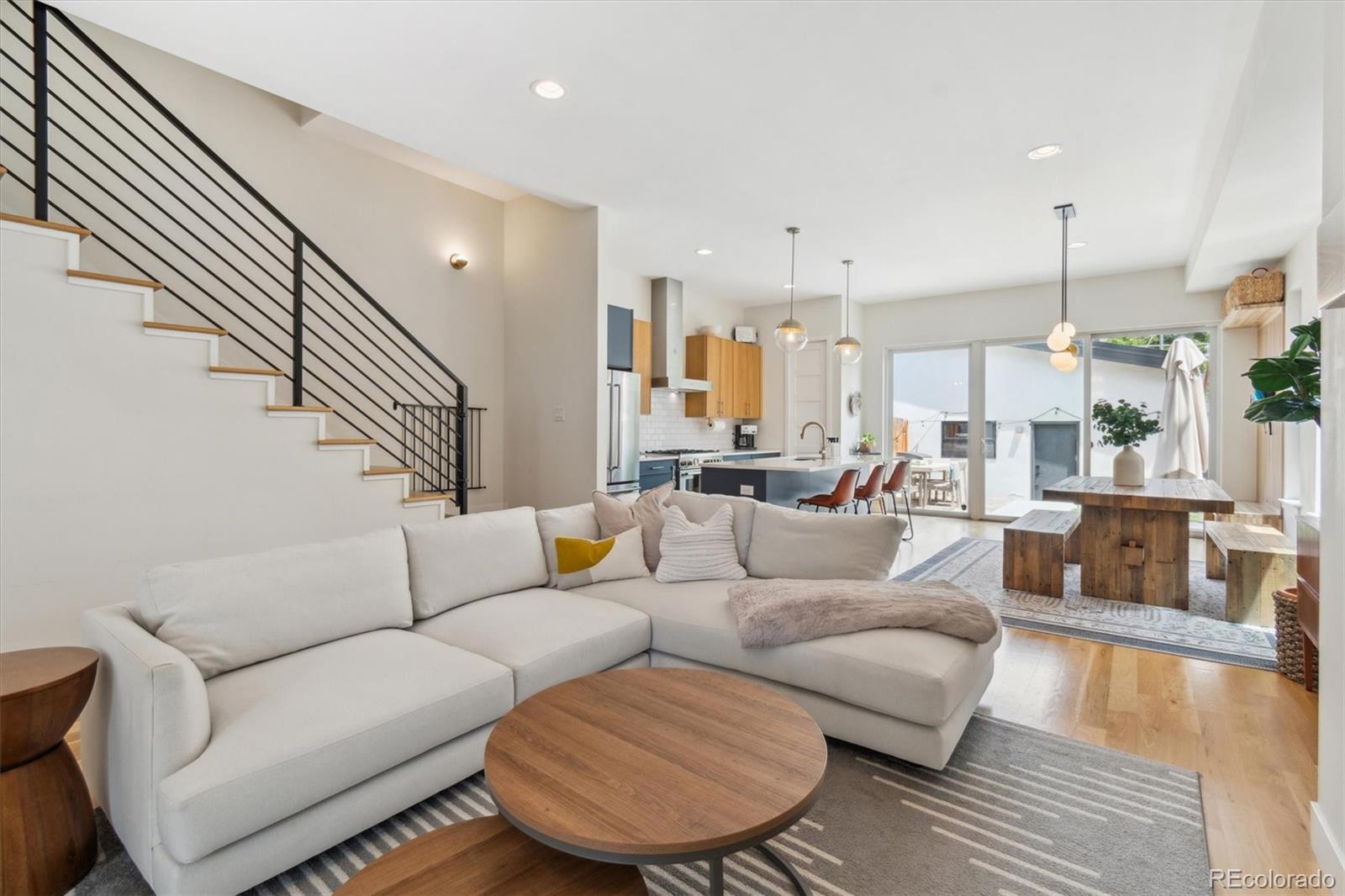 MLS Image #3 for 2244 s lincoln street,denver, Colorado