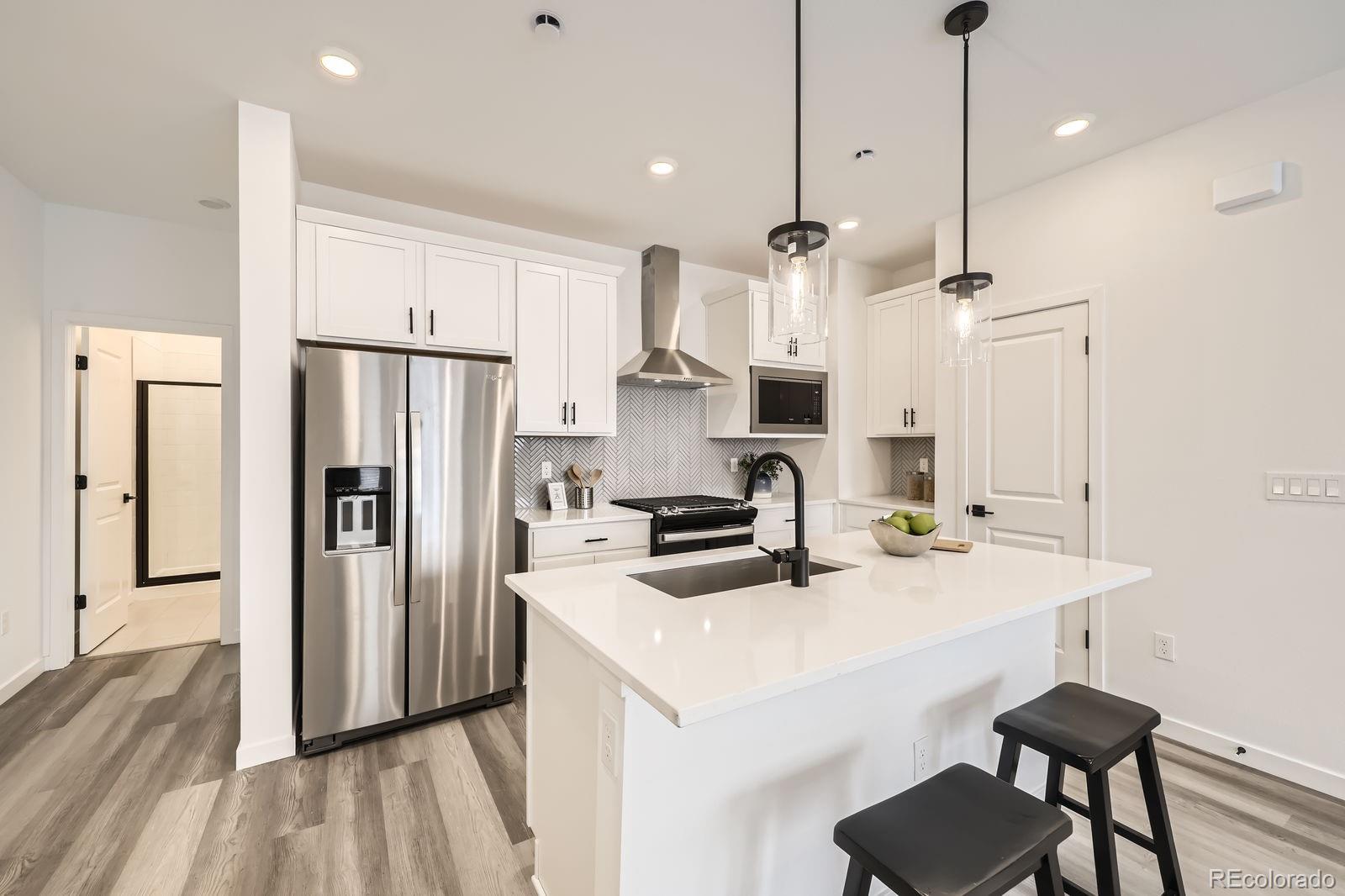 MLS Image #3 for 348 n geneva street,aurora, Colorado