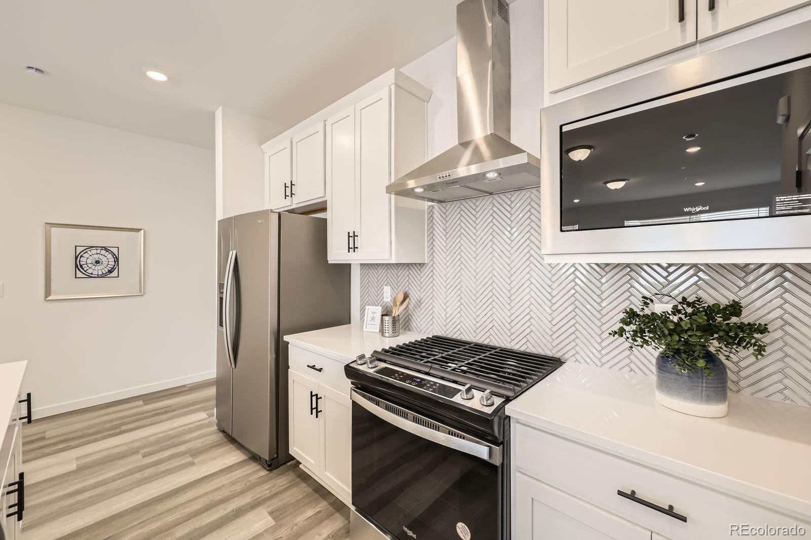 MLS Image #5 for 348 n geneva street,aurora, Colorado