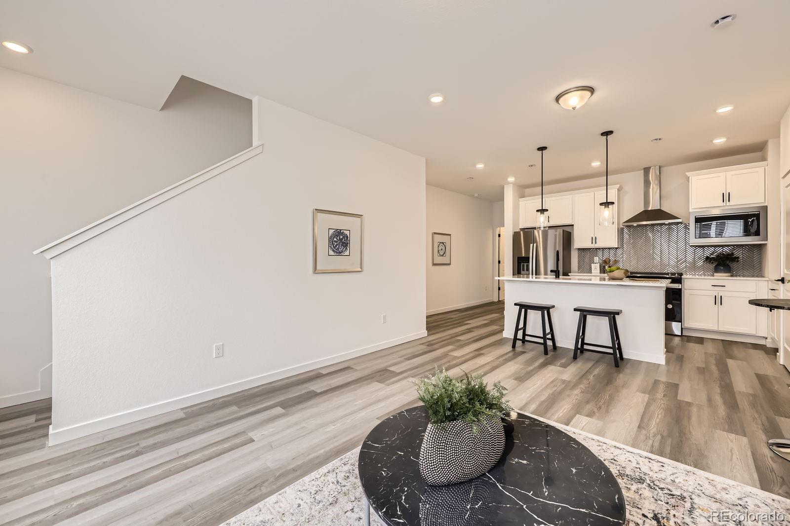 MLS Image #7 for 348 n geneva street,aurora, Colorado
