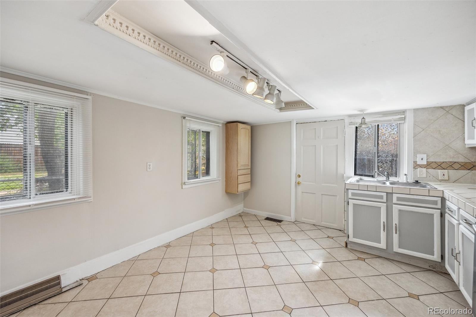 MLS Image #9 for 530 s quitman street,denver, Colorado