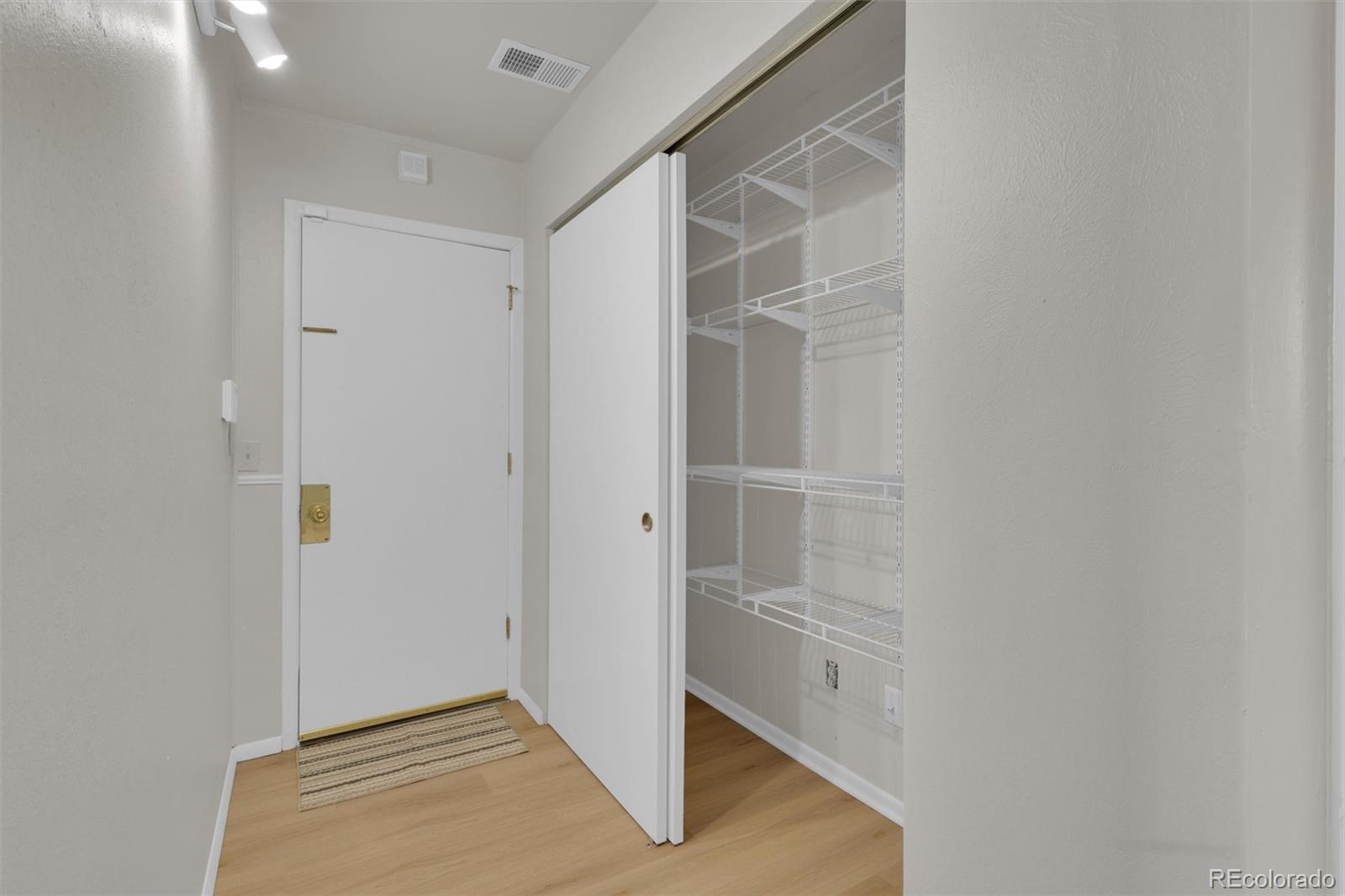 MLS Image #13 for 4483 s eagle circle,aurora, Colorado