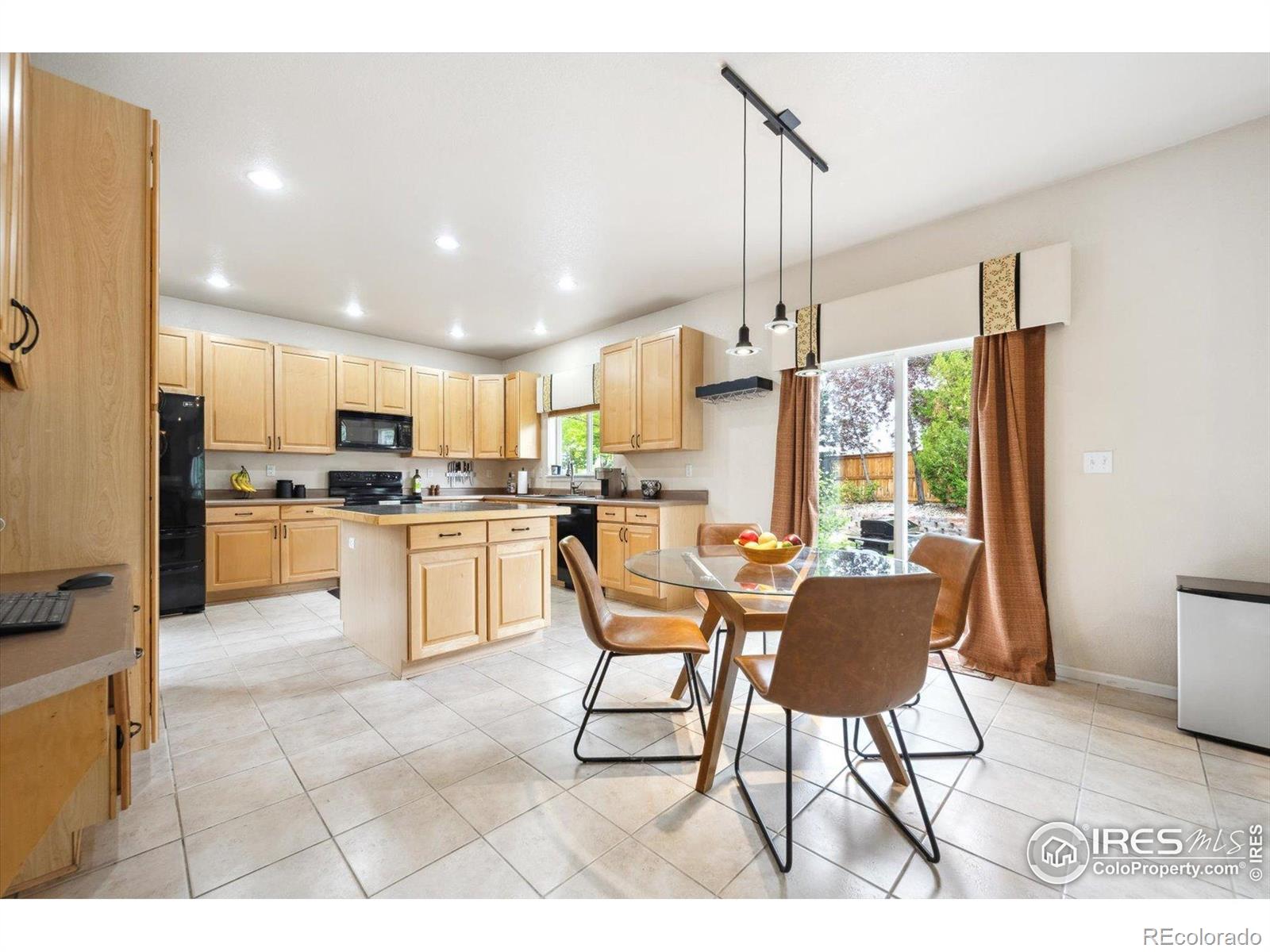 MLS Image #11 for 13560  detroit street,thornton, Colorado