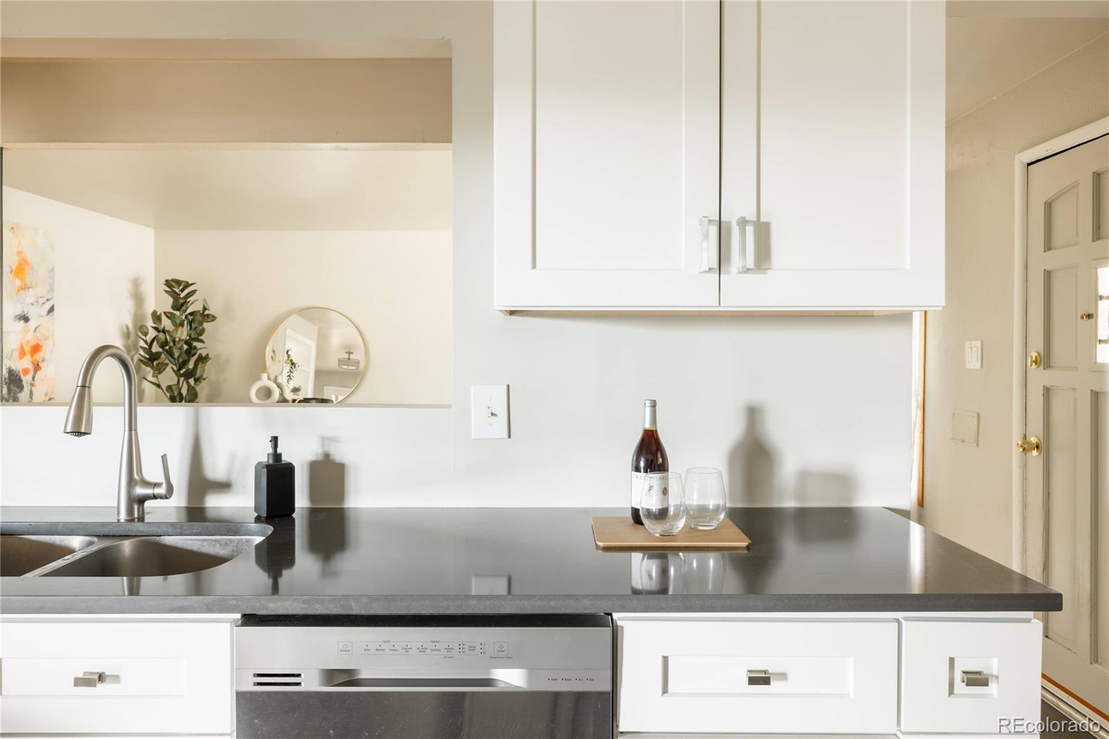 MLS Image #17 for 654 s shoshone street,denver, Colorado