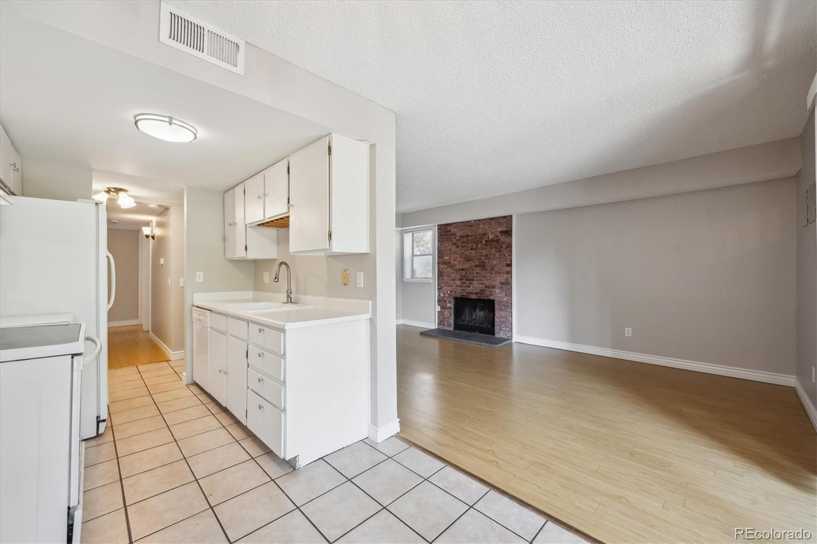 MLS Image #5 for 6490 s dayton street,englewood, Colorado