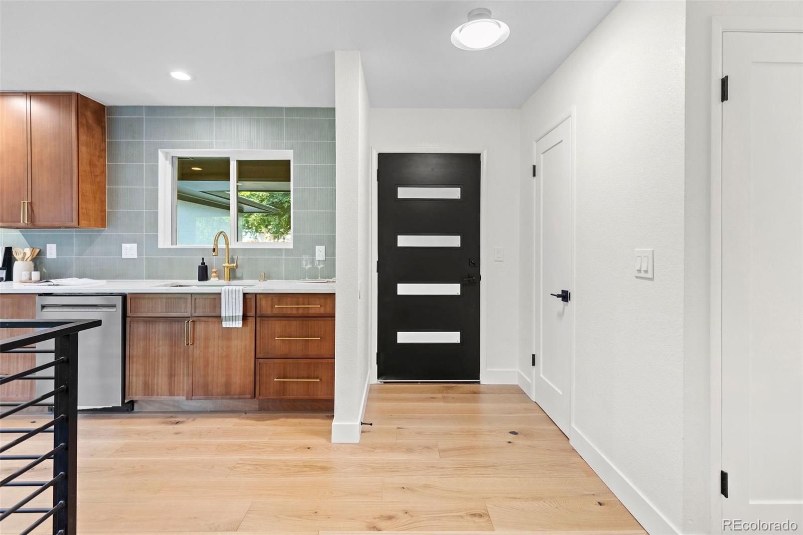 MLS Image #4 for 7036 s apache street,littleton, Colorado