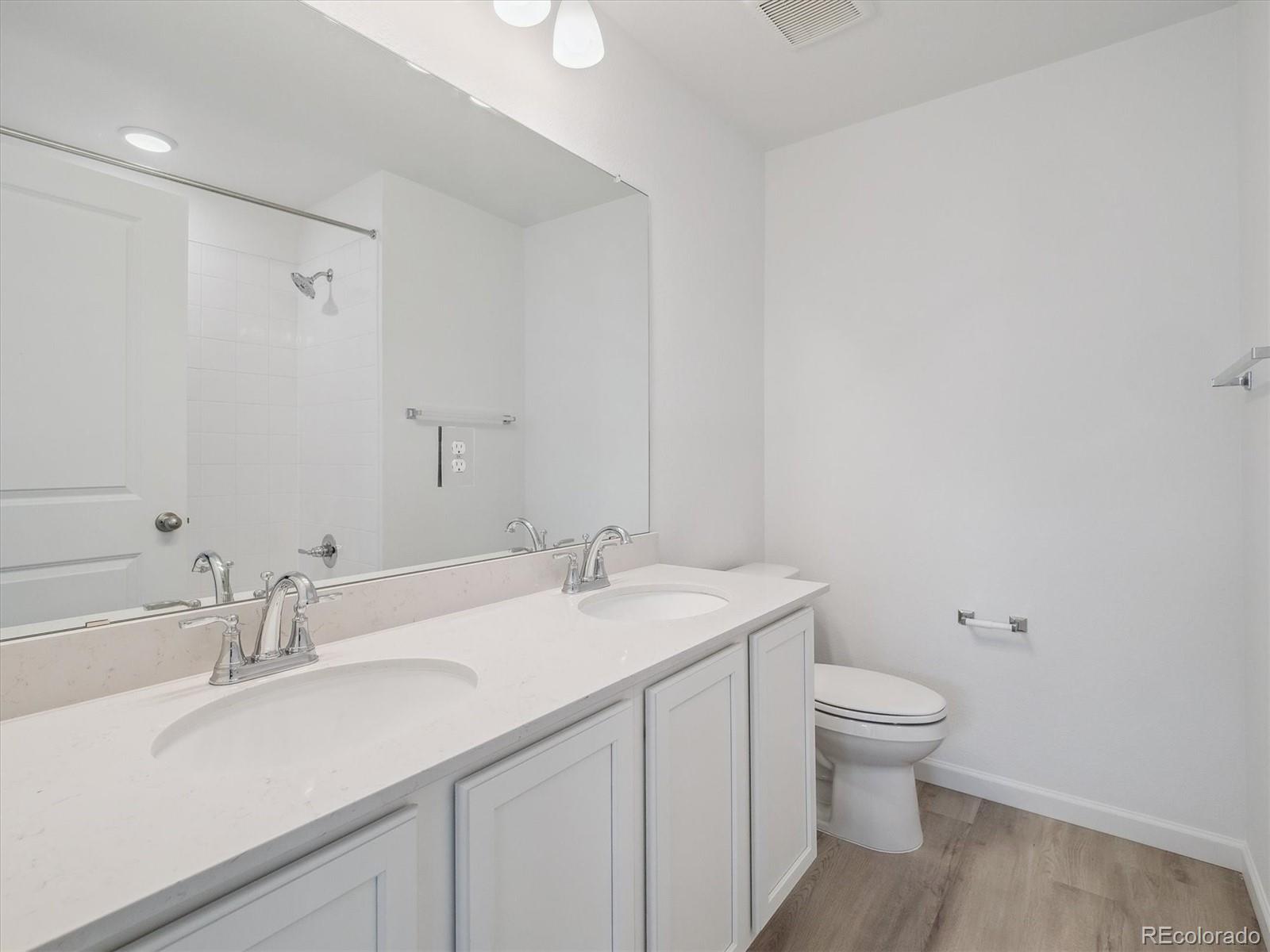 MLS Image #10 for 24777 e 40th avenue,aurora, Colorado