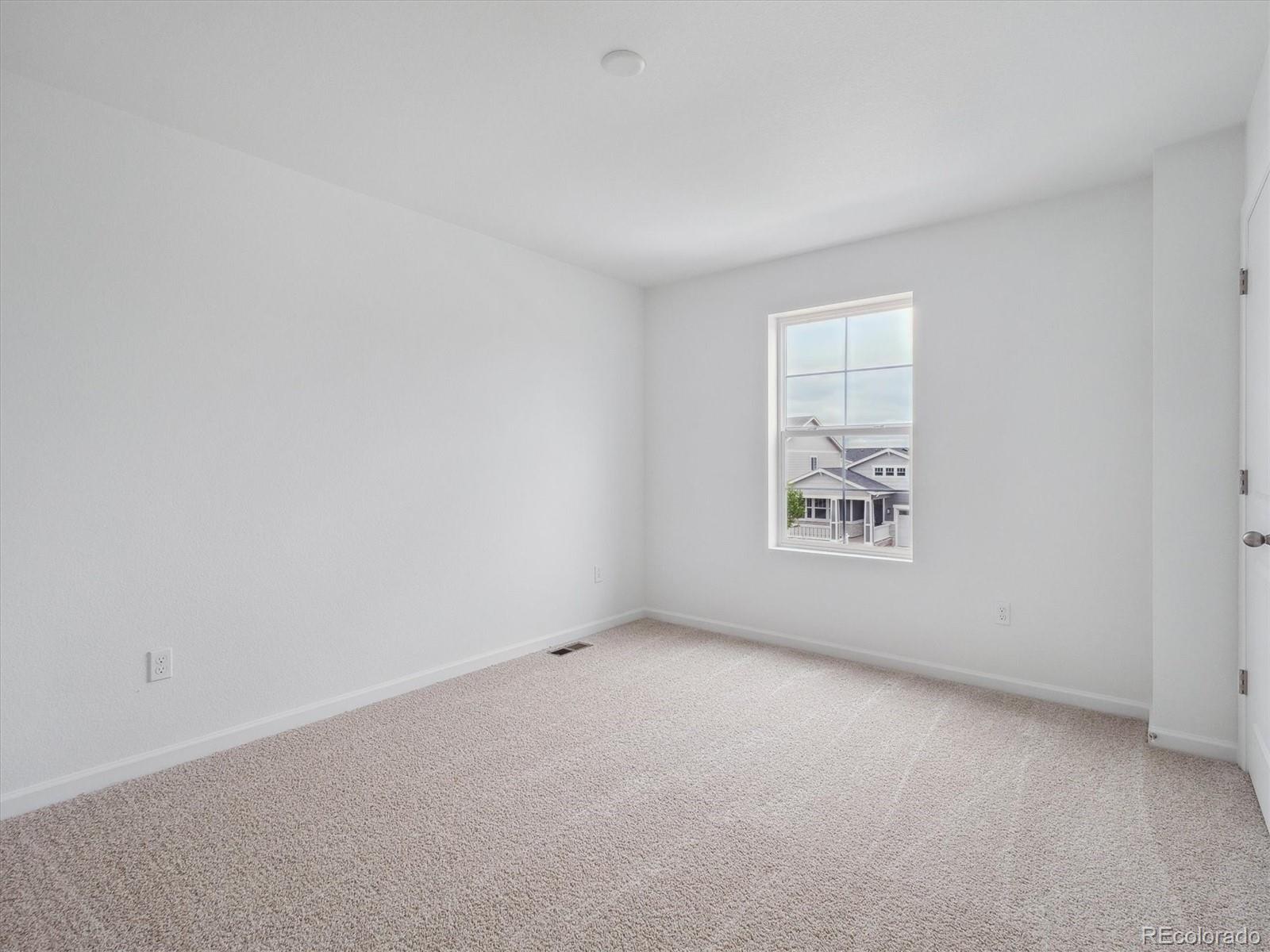 MLS Image #11 for 24777 e 40th avenue,aurora, Colorado