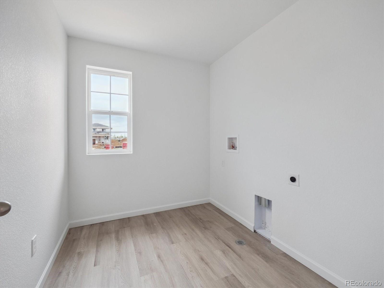 MLS Image #13 for 24777 e 40th avenue,aurora, Colorado
