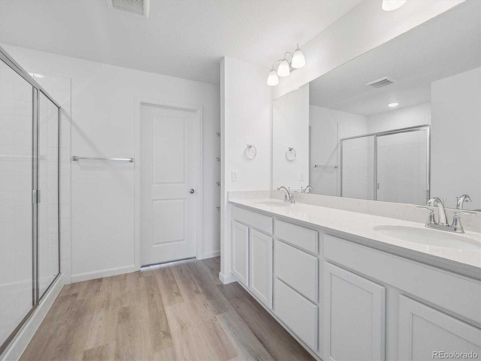 MLS Image #15 for 24777 e 40th avenue,aurora, Colorado