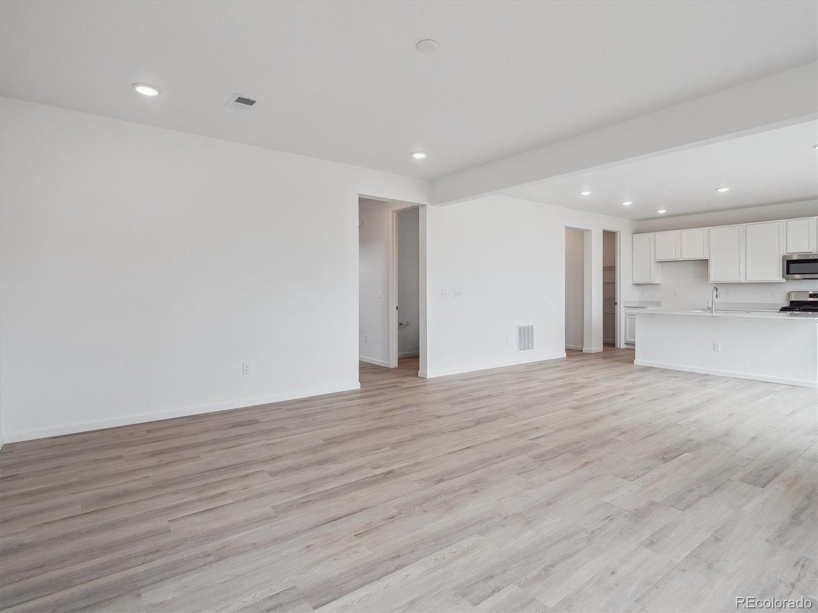 MLS Image #5 for 24777 e 40th avenue,aurora, Colorado