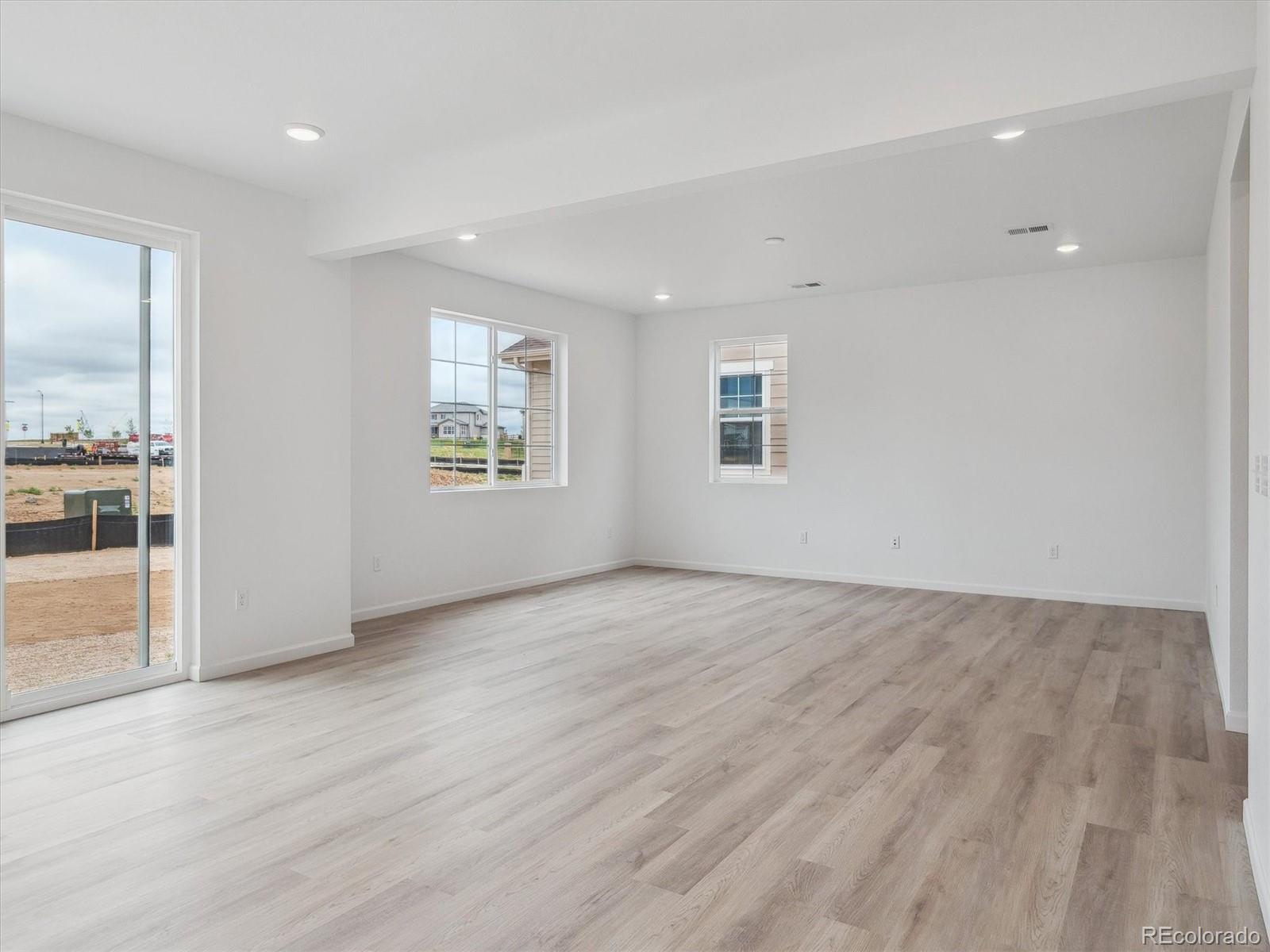 MLS Image #8 for 24777 e 40th avenue,aurora, Colorado