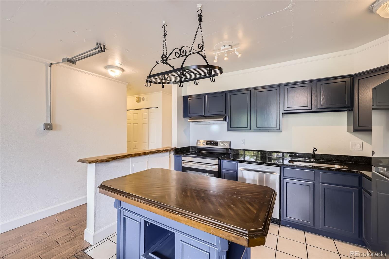 MLS Image #7 for 830 n sherman street,denver, Colorado
