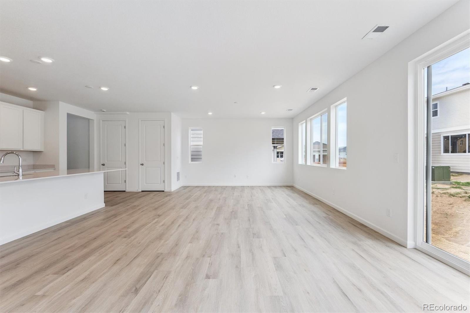 MLS Image #10 for 45915  wood thrush avenue,bennett, Colorado