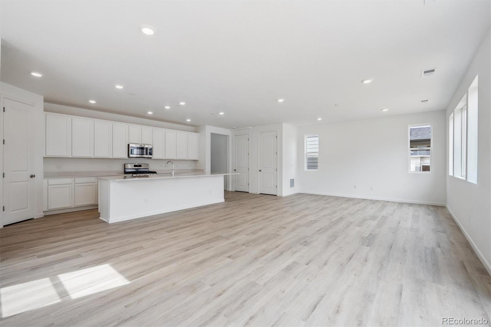 MLS Image #11 for 45915  wood thrush avenue,bennett, Colorado