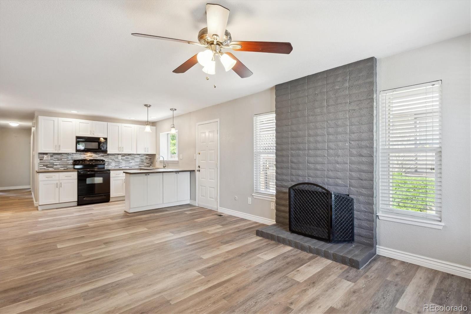 MLS Image #2 for 15440 e oberlin place,aurora, Colorado