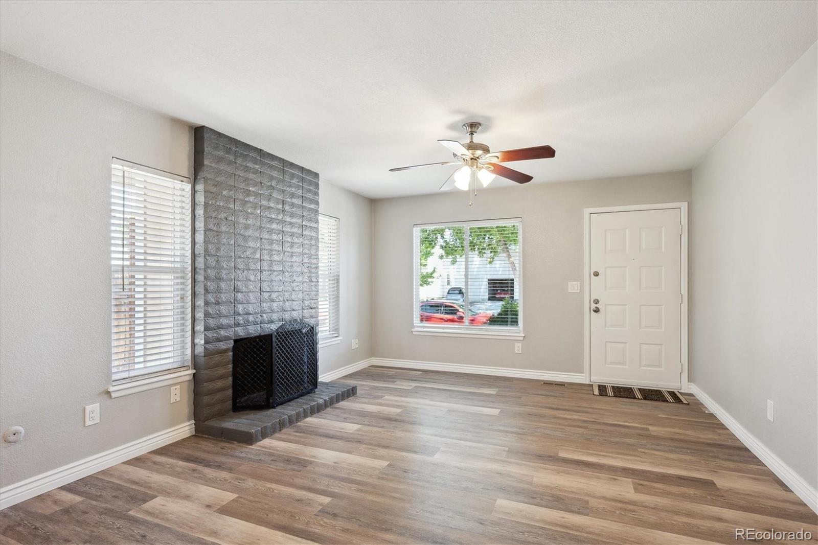MLS Image #3 for 15440 e oberlin place,aurora, Colorado