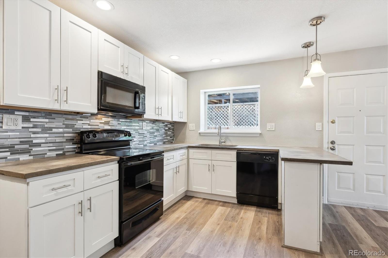 MLS Image #5 for 15440 e oberlin place,aurora, Colorado