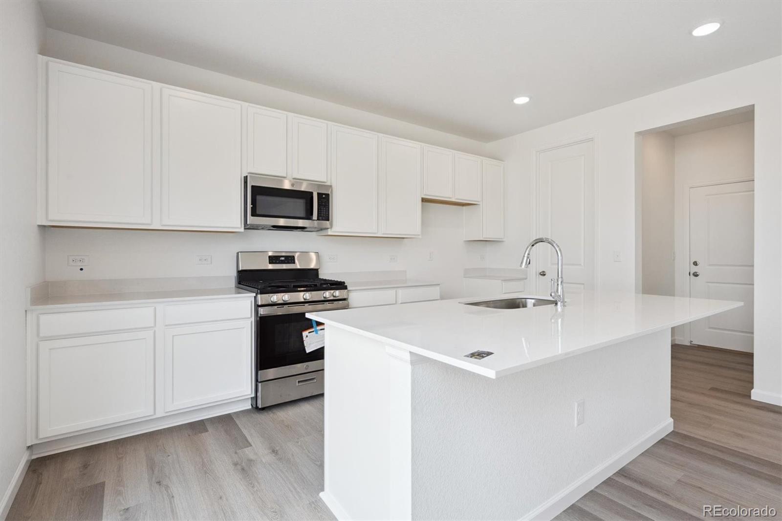 MLS Image #7 for 45921  wood thrush avenue,bennett, Colorado