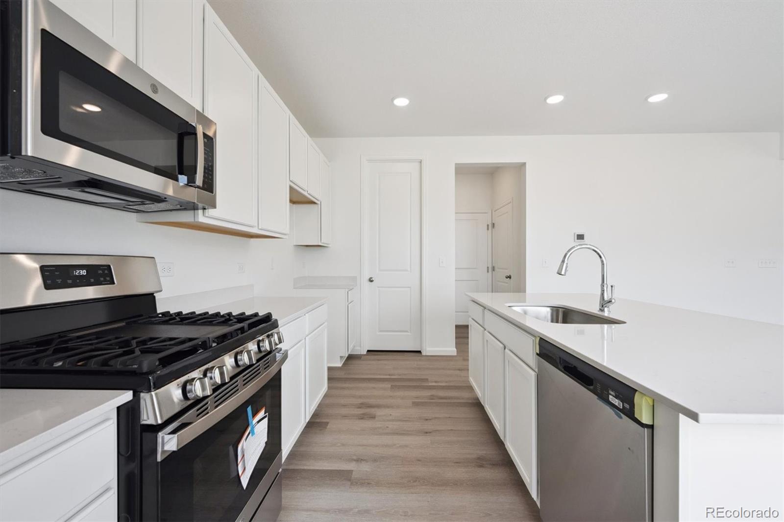 MLS Image #8 for 45921  wood thrush avenue,bennett, Colorado